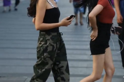 小姐姐迷彩裤图片,小姐姐的时尚迷彩裤穿搭解析